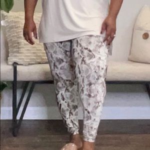 Snake Print Peach fuzz tights ((SOLD))